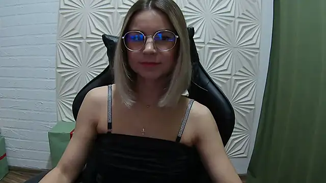 Snapshot of IceMayes chatting on 03-08-26, 06:23 IceMayes online show from 03-08-26, 06:23