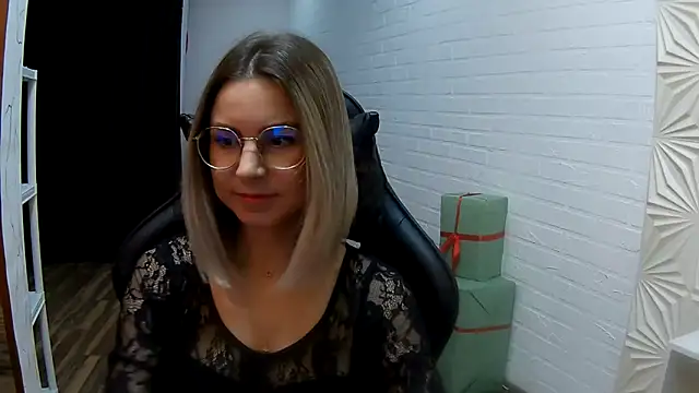 Snapshot of IceMayes chatting on 03-12-26, 06:25 IceMayes online show from 03-12-26, 06:25