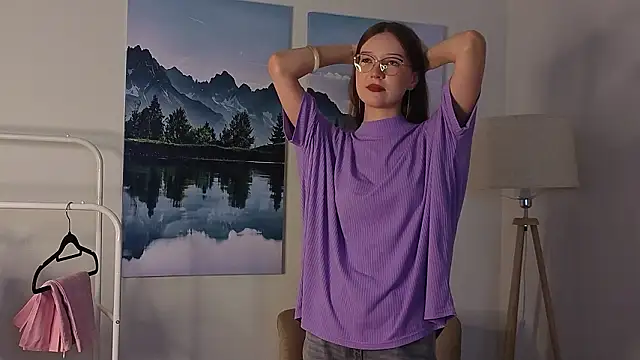 Snapshot of AlisaSyers chatting on 02-13-26, 06:31 AlisaSyers online show from 02-13-26, 06:31