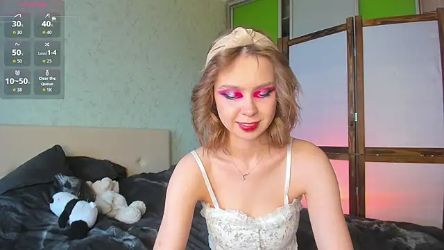 GlitchyDolly online show from 05-06-26, 04:30