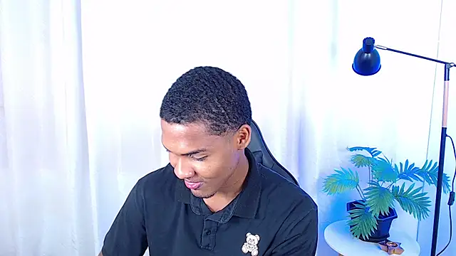 MaxCum18  online show from 06-25-26, 02:21