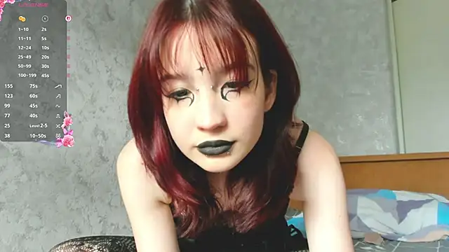 Snapshot of EvonDales chatting on 06-19-26, 01:15 EvonDales online show from 06-19-26, 01:15