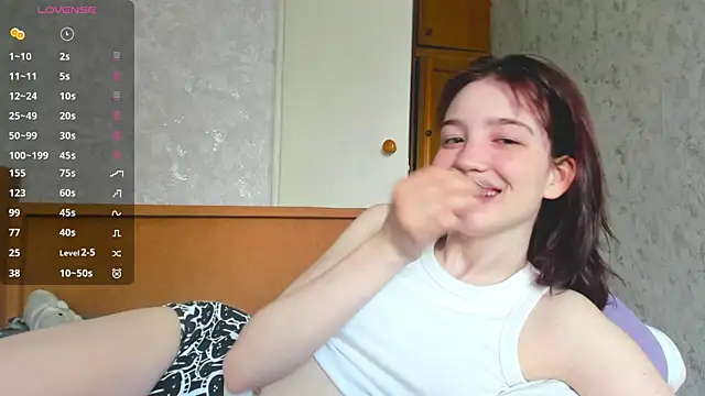 Snapshot of EvonDales chatting on 06-26-26, 12:42 EvonDales online show from 06-26-26, 12:42