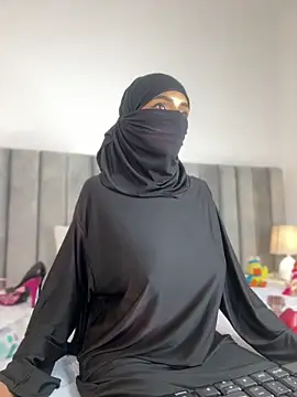 aminaa  online show from 03-16-26, 06:34