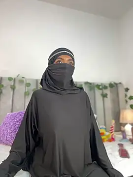 aminaa  online show from 03-19-26, 06:34