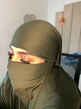 Snapshot of rashaaa_ chatting on 03-15-26, 03:12 rashaaa online show from 03-15-26, 03:12