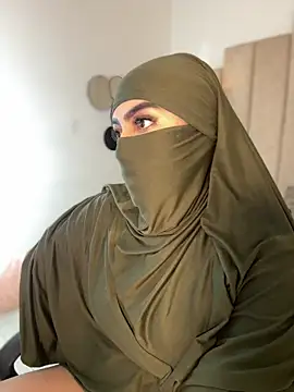 Snapshot of rashaaa_ chatting on 03-25-26, 04:40 rashaaa online show from 03-25-26, 04:40