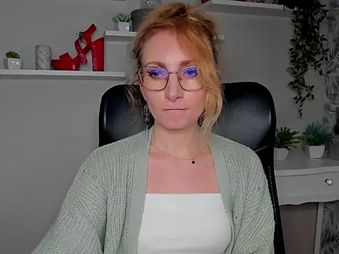 CinderellaMoon online show from 03-10-26, 06:18