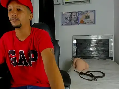 Snapshot of badboy_master chatting on 02-14-26, 01:35 badboy master online show from 02-14-26, 01:35