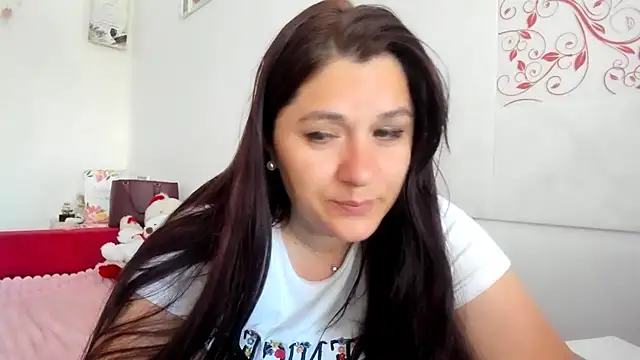 Snapshot of EVELYNA88 chatting on 05-26-26, 07:15 EVELYNA88 online show from 05-26-26, 07:15