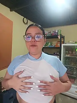 Snapshot of Blanquita_vip chatting on 06-17-26, 11:12 Blanquita vip online show from 06-17-26, 11:12