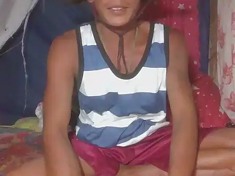 Snapshot of MorenoArwel chatting on 02-17-26, 01:07 MorenoArwel online show from 02-17-26, 01:07