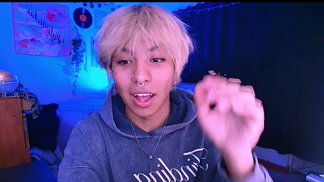 Snapshot of prince_oliverr chatting on 02-23-26, 11:13 prince oliverr online show from 02-23-26, 11:13