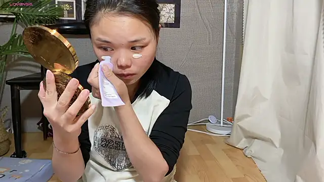 Snapshot of xiaosu22 chatting on 04-06-26, 05:08 xiaosu22 online show from 04-06-26, 05:08
