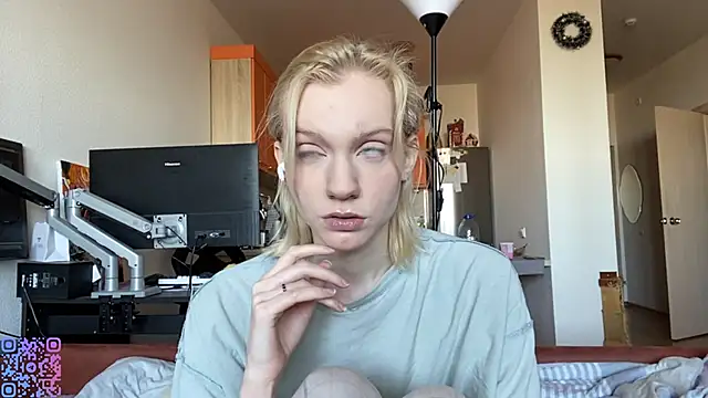 HirokoMassengills online show from 03-24-26, 05:01