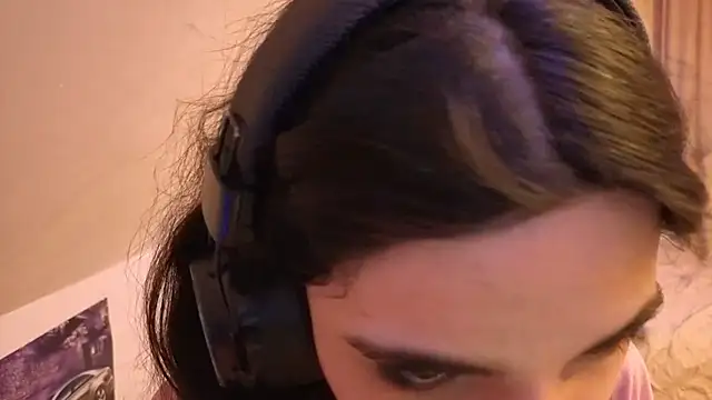 Blissmissataeses online show from 03-26-26, 03:17