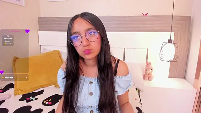 Emilyblussh online show from 03-26-26, 07:30