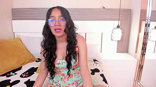 Emilyblussh online show from 03-28-26, 07:24