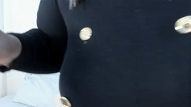 Snapshot of Cinnamon_Skin01 chatting on 02-14-26, 06:04 Cinnamon Skin01 online show from 02-14-26, 06:04