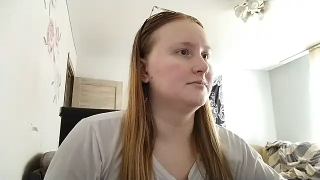 Snapshot of AnikaLipps chatting on 06-10-26, 01:54 AnikaLipps online show from 06-10-26, 01:54