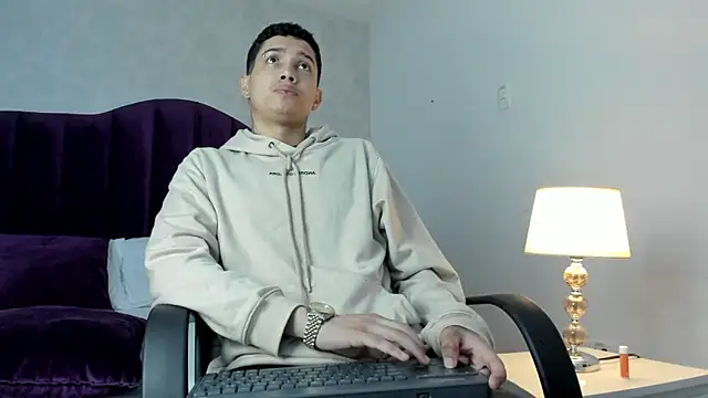 JoshBeech online show from 03-25-26, 01:39