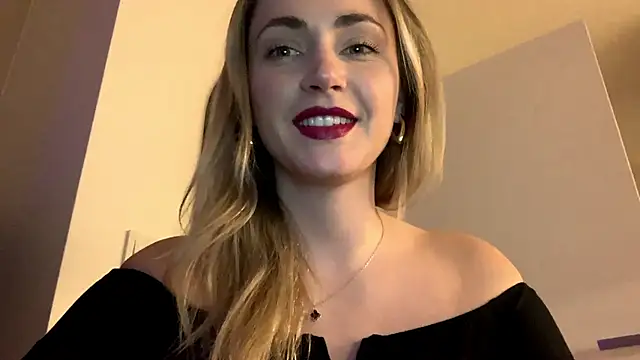 AmelieHot online show from 02-18-26, 06:37