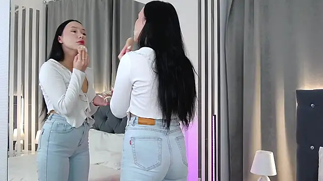 VikkyVonn online show from 05-06-26, 10:20