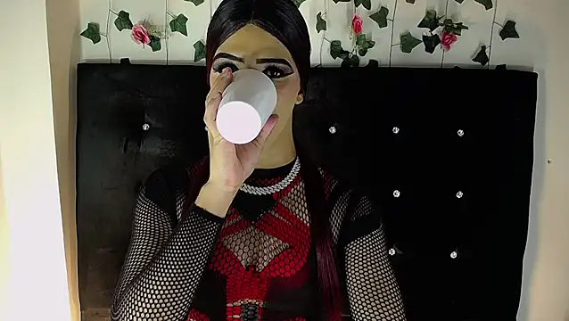 Kristal Queen01 online show from 04-14-26, 08:31