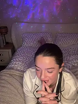 Maisierose online show from 02-15-26, 12:51