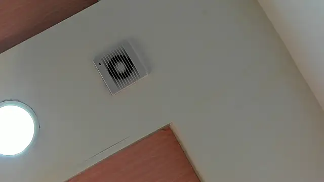 Lunakellerr online show from 06-20-26, 10:51