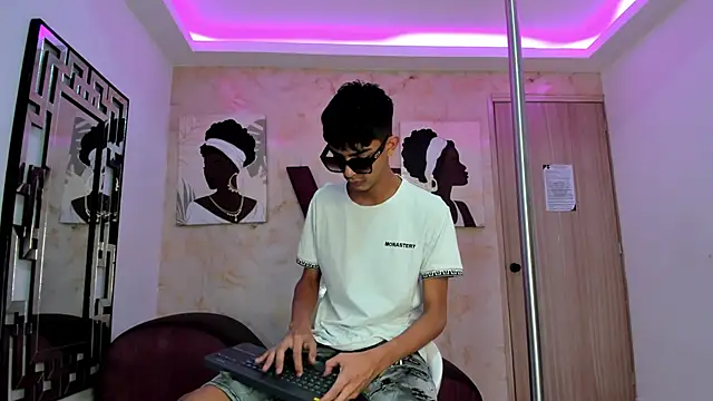 KITTY BOSH online show from 02-24-26, 01:20