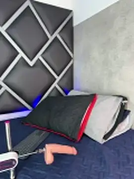 Snapshot of Lucian-greyy chatting on 03-26-26, 04:07 Lucian-greyy online show from 03-26-26, 04:07