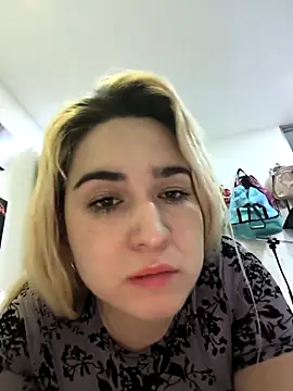 Snapshot of violet-grey chatting on 04-16-26, 01:39 violet-grey online show from 04-16-26, 01:39