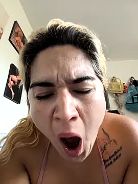 Snapshot of violet-grey chatting on 04-18-26, 03:16 violet-grey online show from 04-18-26, 03:16