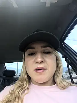 Snapshot of violet-grey chatting on 04-30-26, 04:35 violet-grey online show from 04-30-26, 04:35