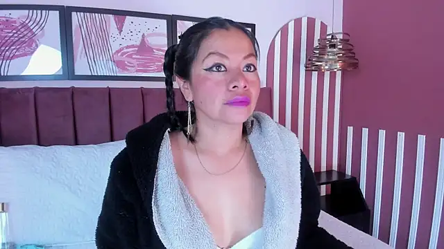 Snapshot of Saray_Becker_ chatting on 03-20-26, 03:33 Saray Becker online show from 03-20-26, 03:33