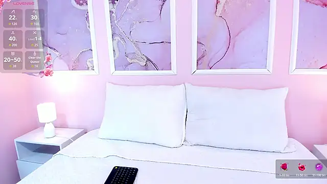 Snapshot of Saray_Becker_ chatting on 03-25-26, 07:09 Saray Becker online show from 03-25-26, 07:09