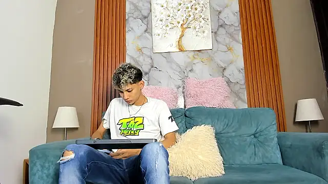 Snapshot of YOUNG_BOYS_HELL chatting on 03-20-26, 01:10 YOUNG BOYS HELL online show from 03-20-26, 01:10