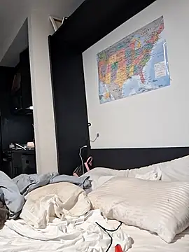 Cinnamonbunn online show from 03-18-26, 03:42