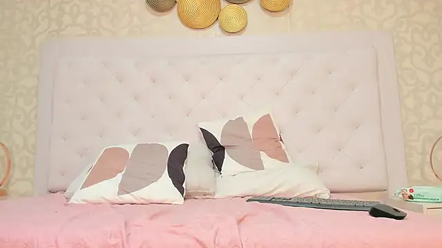 Snapshot of vivifit_08 chatting on 03-10-26, 08:14 vivifit 08 online show from 03-10-26, 08:14