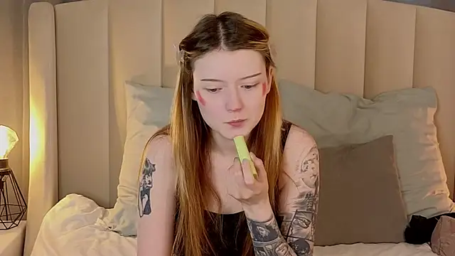 Snapshot of AlyssFrost chatting on 05-02-26, 03:11 AlyssFrost online show from 05-02-26, 03:11
