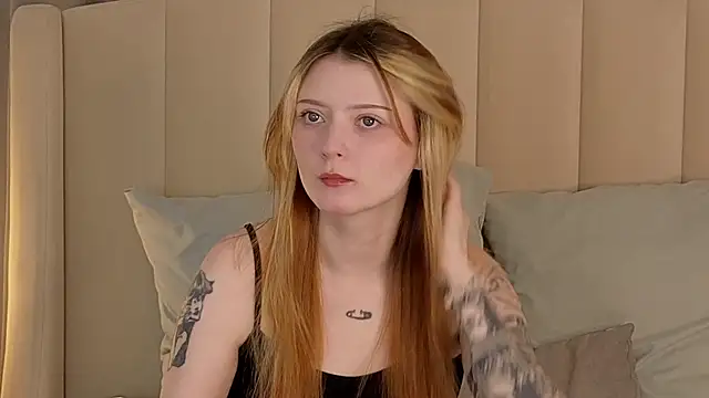 Snapshot of AlyssFrost chatting on 05-07-26, 02:50 AlyssFrost online show from 05-07-26, 02:50