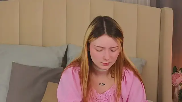 Snapshot of AlyssFrost chatting on 05-19-26, 02:51 AlyssFrost online show from 05-19-26, 02:51