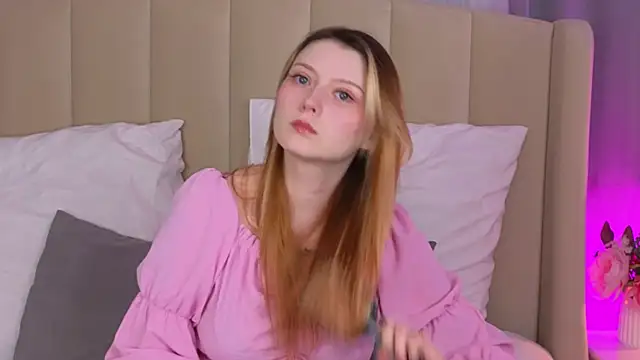 Snapshot of AlyssFrost chatting on 06-09-26, 02:45 AlyssFrost online show from 06-09-26, 02:45