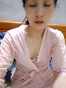 Snapshot of Thobaby112 chatting on 05-26-26, 01:40 Thobaby112 online show from 05-26-26, 01:40