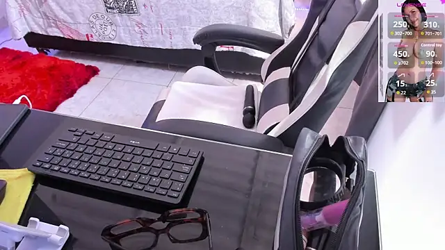 Snapshot of RubyStrome chatting on 02-22-26, 07:01 RubyStrome online show from 02-22-26, 07:01