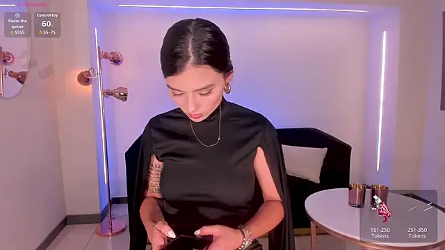 Snapshot of JulietteMoreau chatting on 03-30-26, 08:10 JulietteMoreau online show from 03-30-26, 08:10