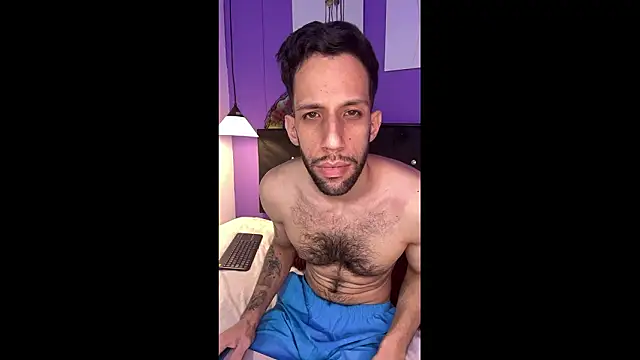 Snapshot of Karim_mansur chatting on 03-27-26, 03:01 Karim mansur online show from 03-27-26, 03:01