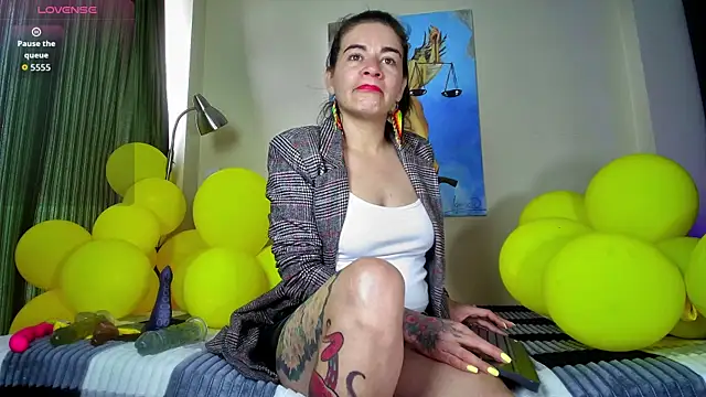 Snapshot of oriana_thomson01 chatting on 05-22-26, 02:22 oriana thomson01 online show from 05-22-26, 02:22