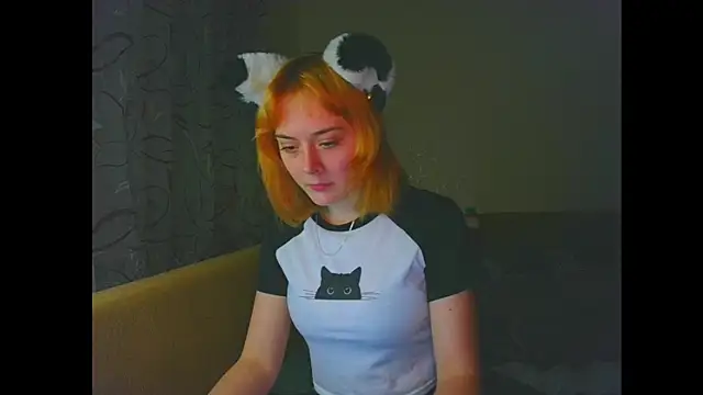 Snapshot of Little_fox404 chatting on 02-14-26, 07:32 Little fox404 online show from 02-14-26, 07:32